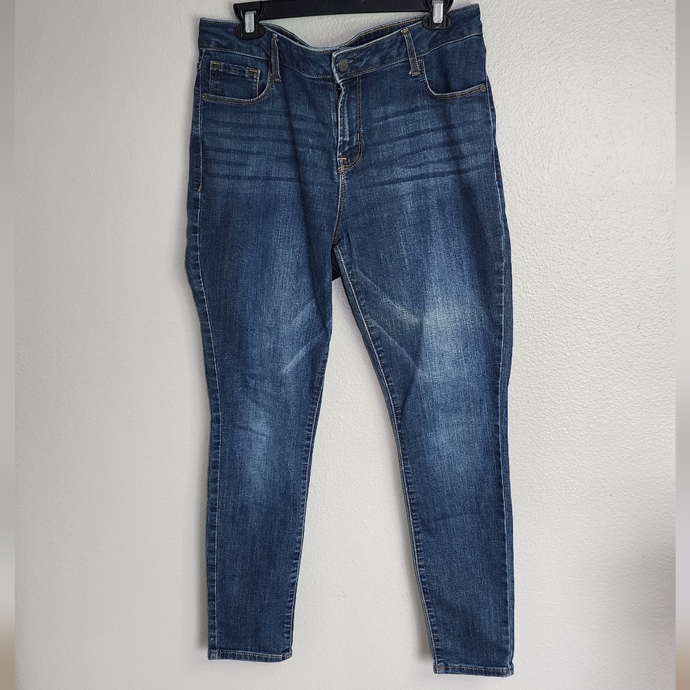 OLD NAVY ROCKS MID-RISE JEANS/ SIZE  14